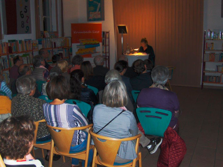 SABINE WEIGAND liest aus ihrem neuen Roman DIE ENGLISCHE FÜRSTIN<br>
Fr. 27.9.2019, Stadtbücherei Krumbach<br>Foto: Stadtbücherei weigand-1